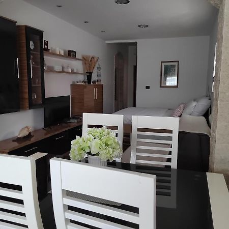 Relax Green House Ровинь Экстерьер фото