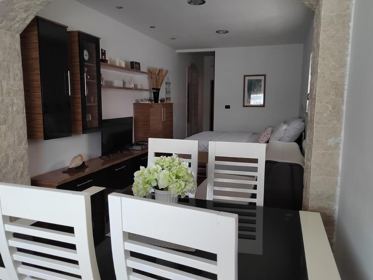 Relax Green House Ровинь Экстерьер фото