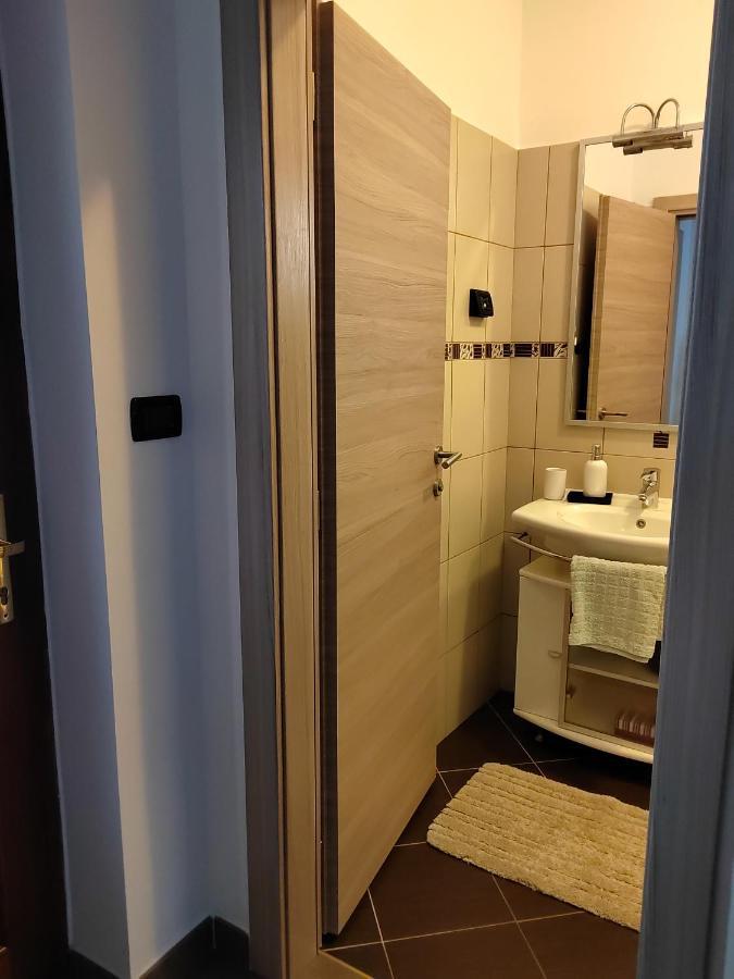 Relax Green House Ровинь Экстерьер фото
